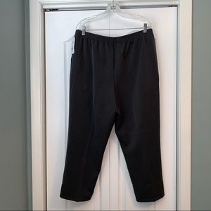24K TRENDS NWT charcoal grey dress pants women’s size 18 petite